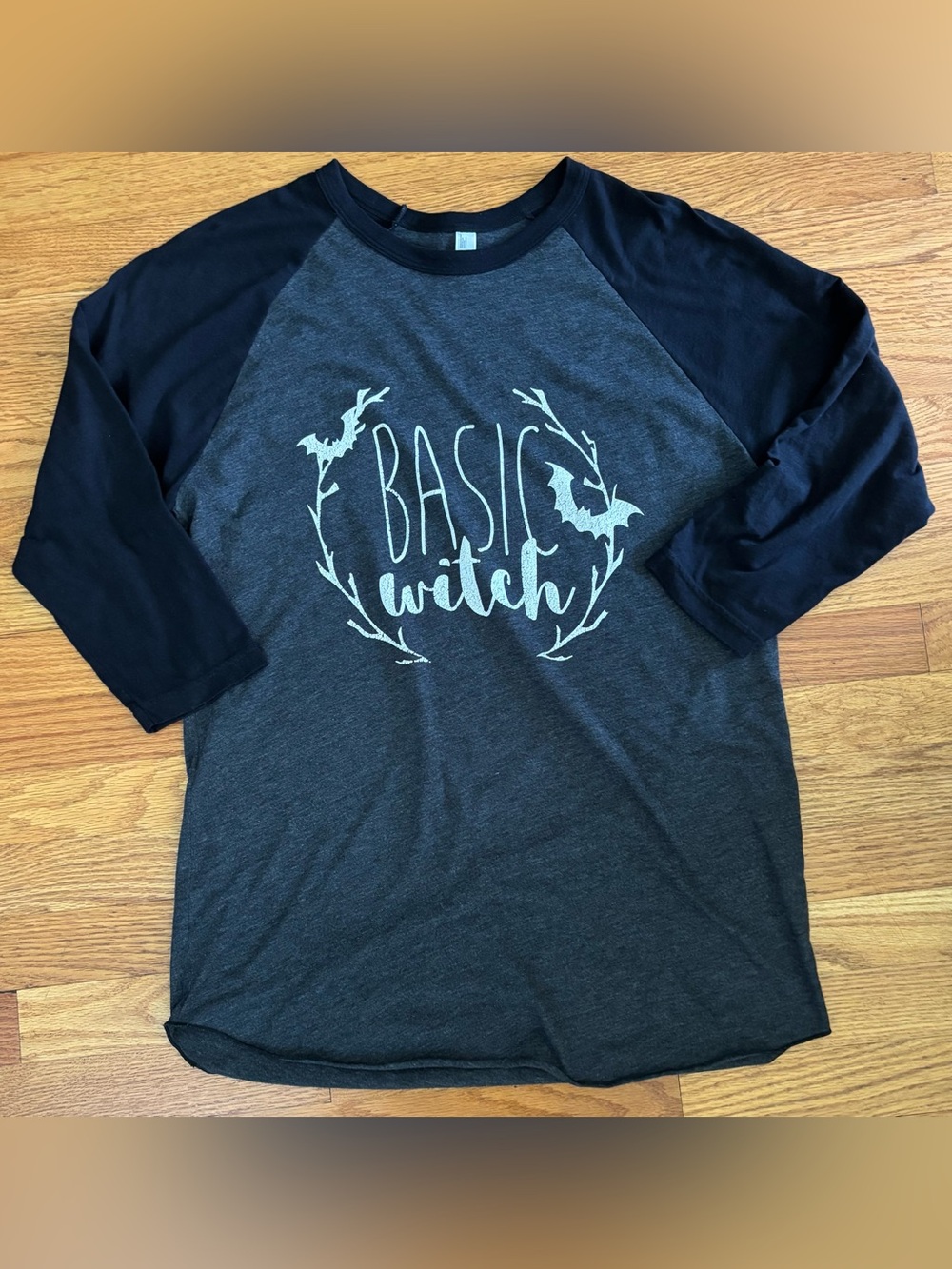 The 50 50 American Apparel Basic Witch T-Shirt Women’s Large Raglan Halloween